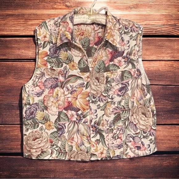 TanJay Jackets & Blazers - TANJAY FLORAL VEST SIZE 12